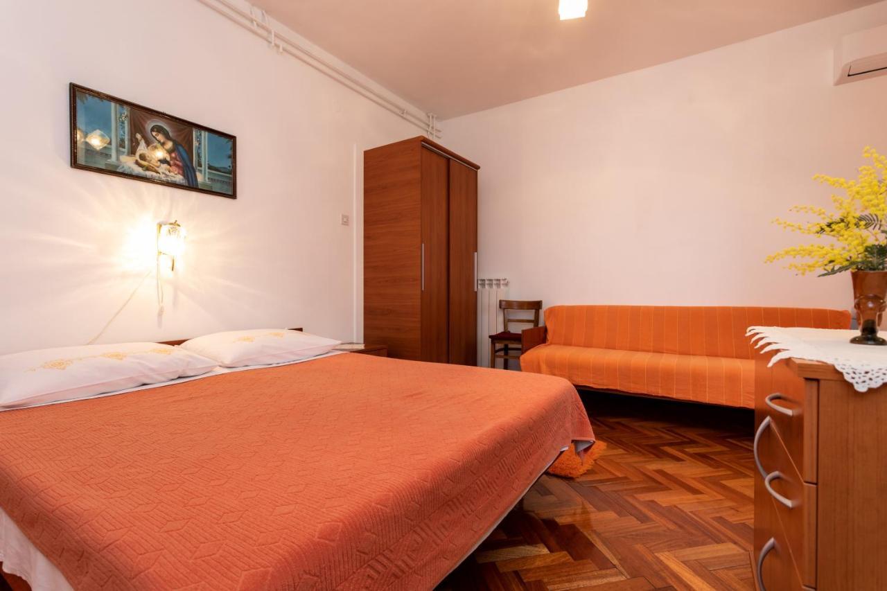 Rooms & Studio Apartment Mira Baška Buitenkant foto
