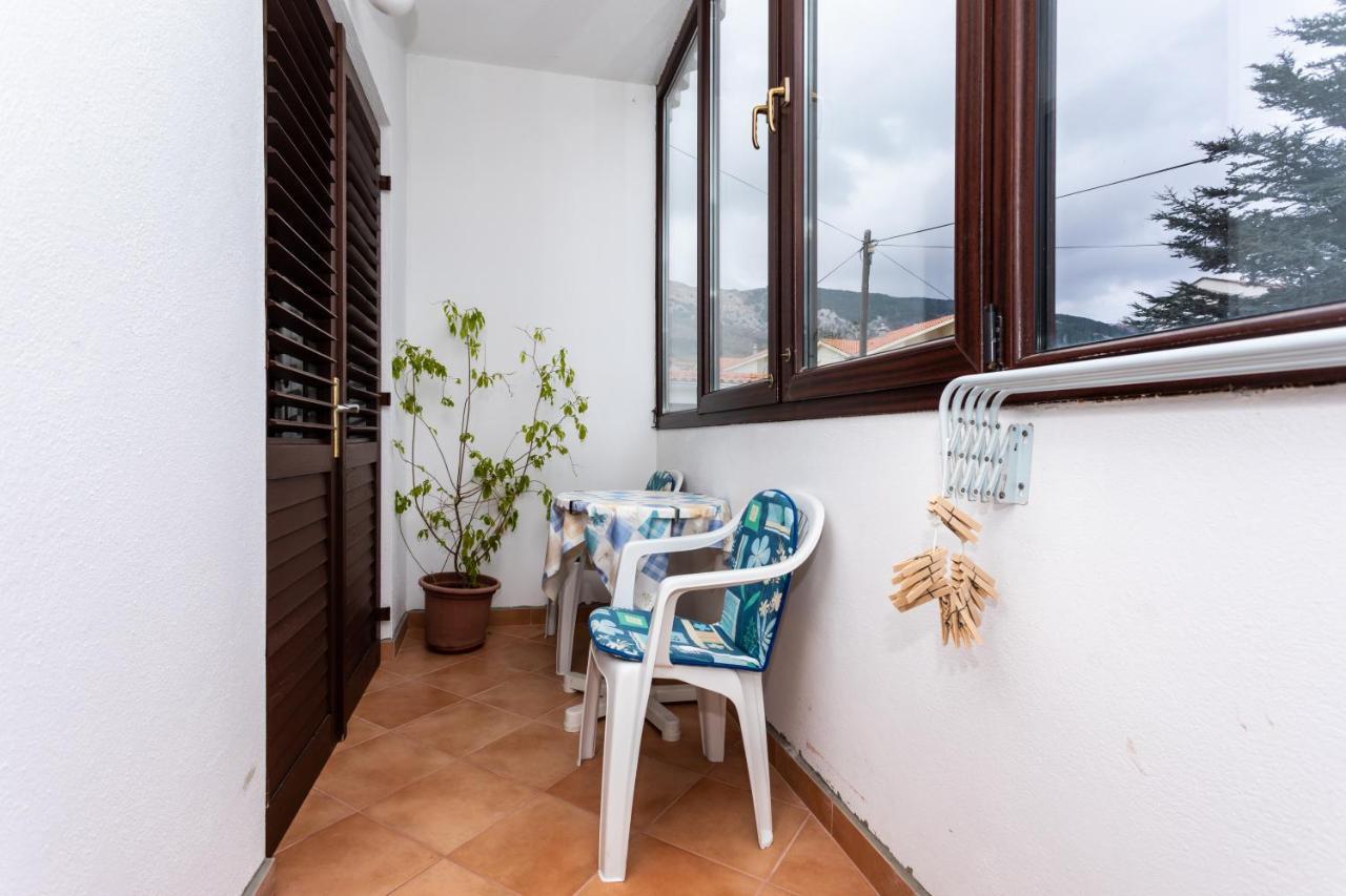 Rooms & Studio Apartment Mira Baška Buitenkant foto