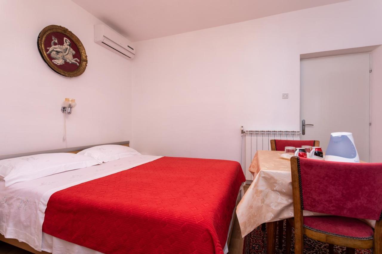 Rooms & Studio Apartment Mira Baška Buitenkant foto