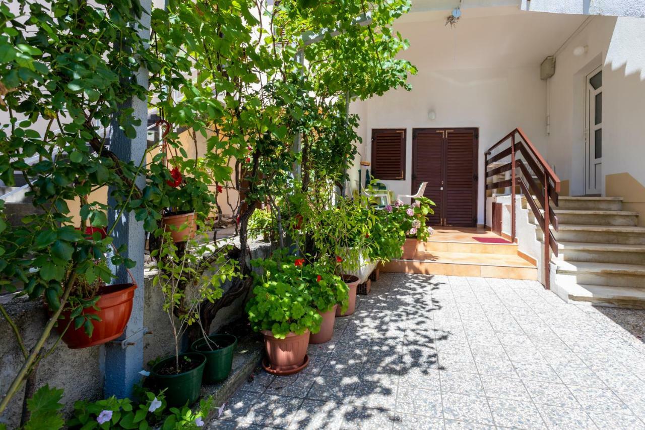 Rooms & Studio Apartment Mira Baška Buitenkant foto